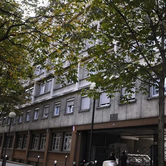 Façade de l'ancienne caserne (Paris XIIIe)