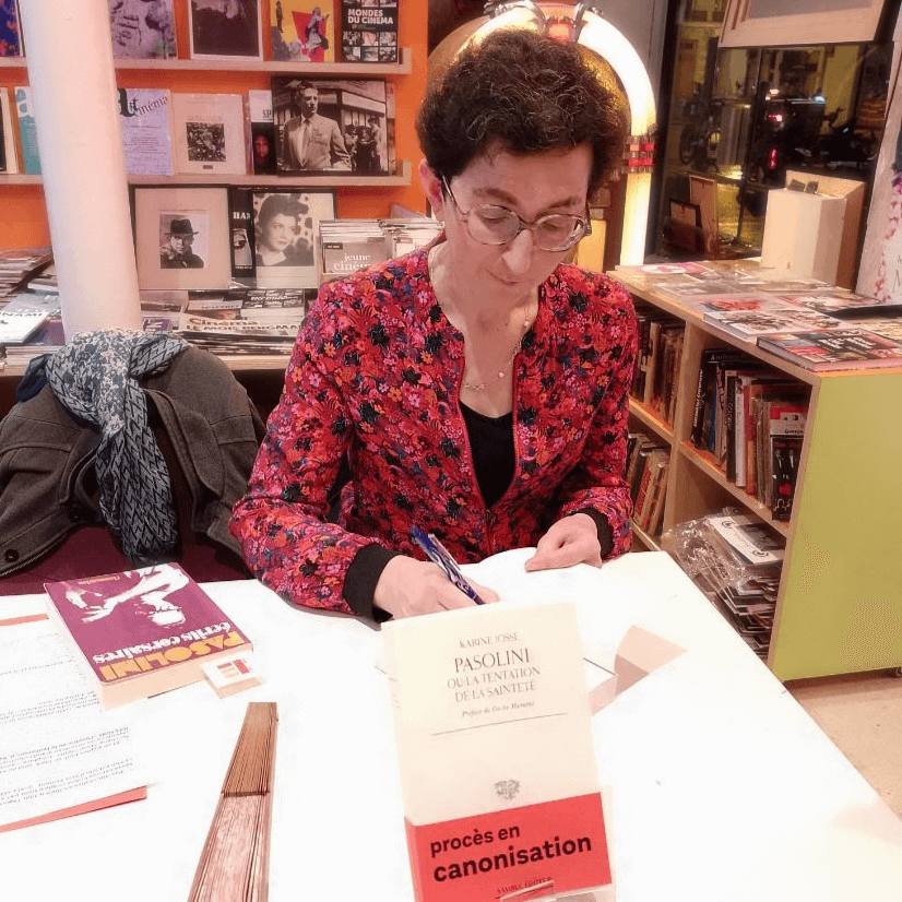 Karine Josse en signature après la rencontre du 24 novembre 2025