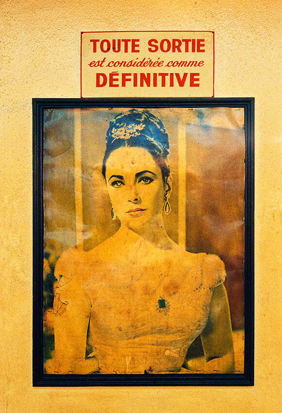 Affichage dans le hall du cinéma Le Ritz (Paris XVIIIe)